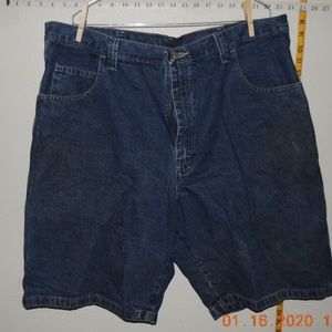 MENS WRANGLER CARGO SHORTS S/40